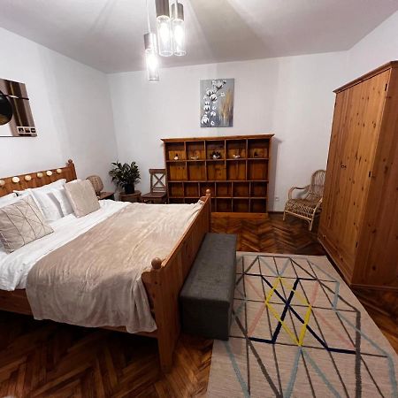 Appartamento Eden Garden Braşov Esterno foto