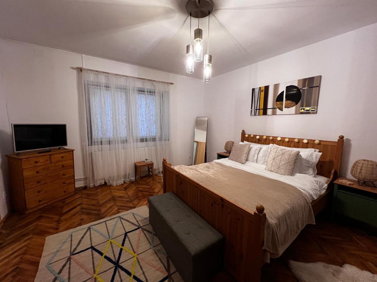Appartamento Eden Garden Braşov Esterno foto