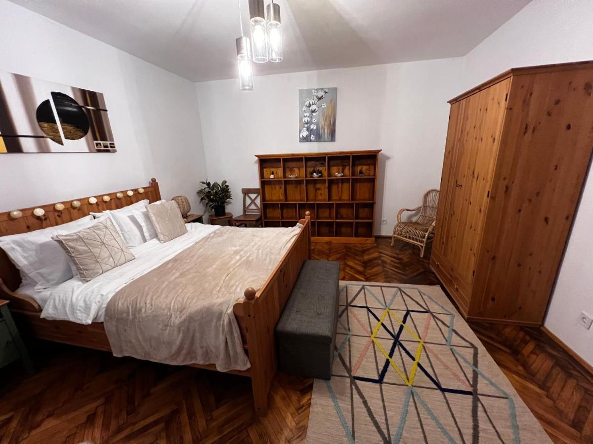 Appartamento Eden Garden Braşov Esterno foto