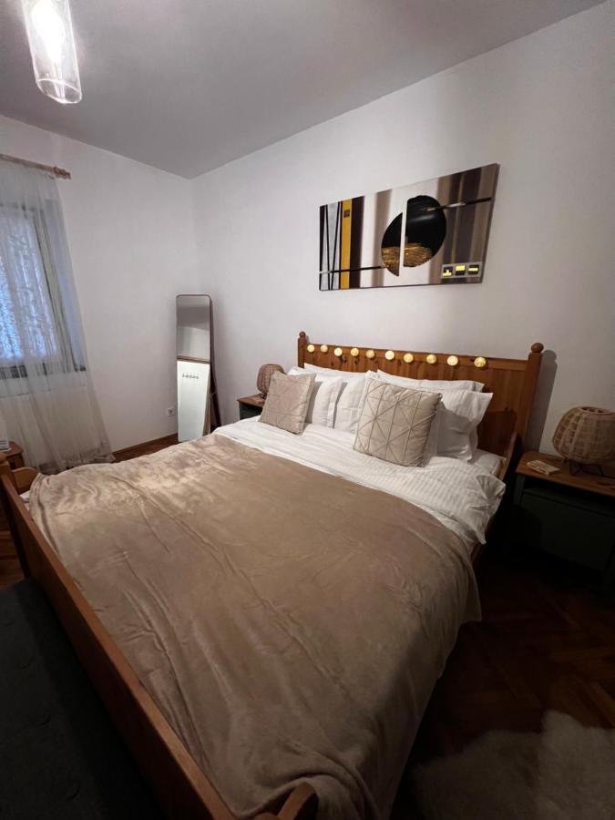 Appartamento Eden Garden Braşov Esterno foto