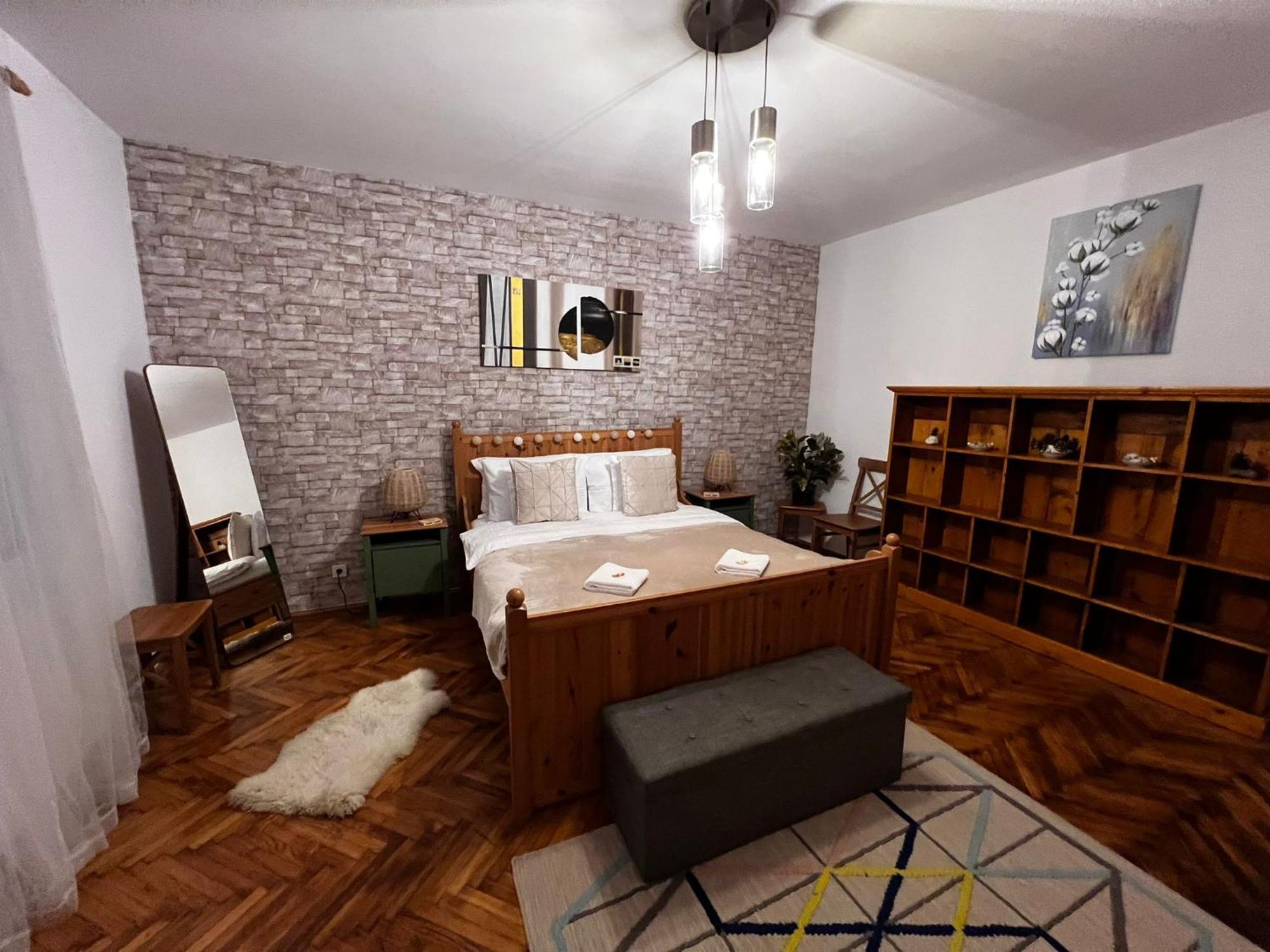 Appartamento Eden Garden Braşov Esterno foto