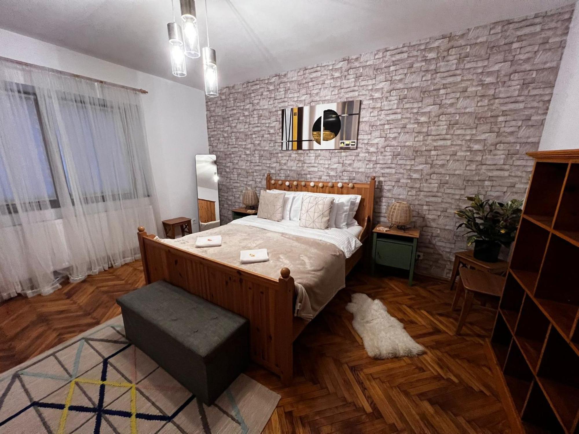 Appartamento Eden Garden Braşov Esterno foto